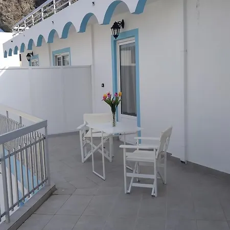 Rita's And * Karpathos